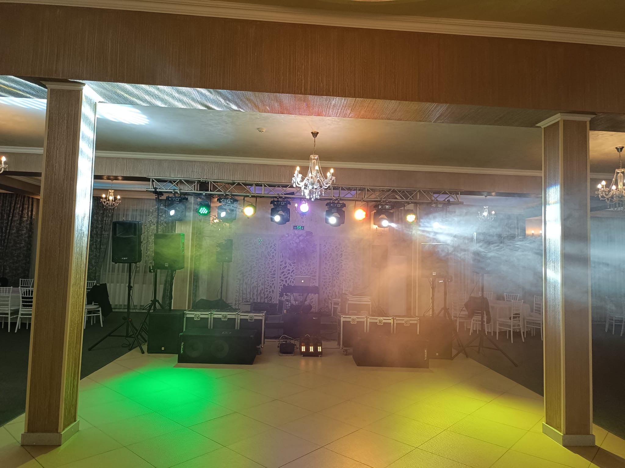 Schelă cu Iluminat Profesional